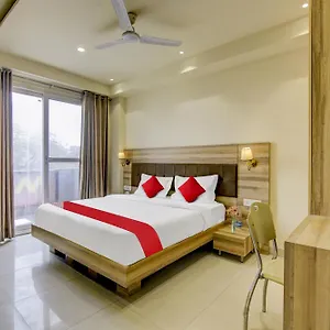 3* Hotel Collection O My Near Dwarka Sector 21 Metro Station